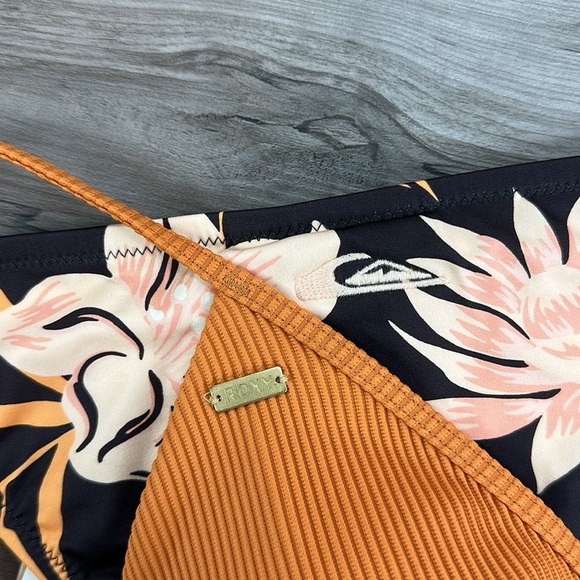 ROXY MIND OF FREEDOM FIXED TRI TOP CLASSIC CHEEKY PANT BIKINI SET - Picture 12 of 13